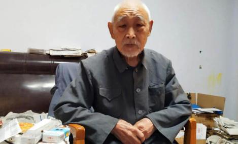岳云鹏秋裤门事件，笑料背后的温情与成长岳云鹏穿裤衩