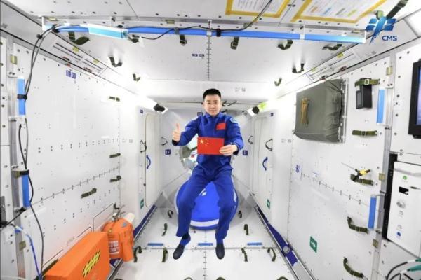 翱翔星辰,神舟十四号与十五号的壮丽航程神舟十四号十五号会师