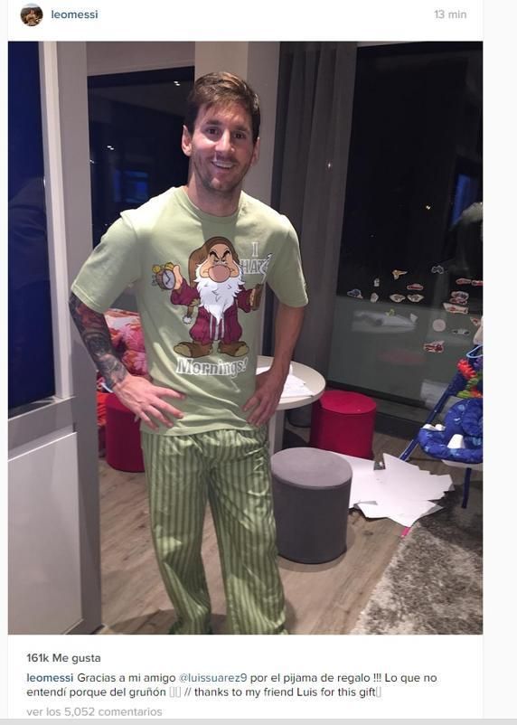 梅西口吐鲜血,足球巨星的健康危机与公众的关注梅西流血照片